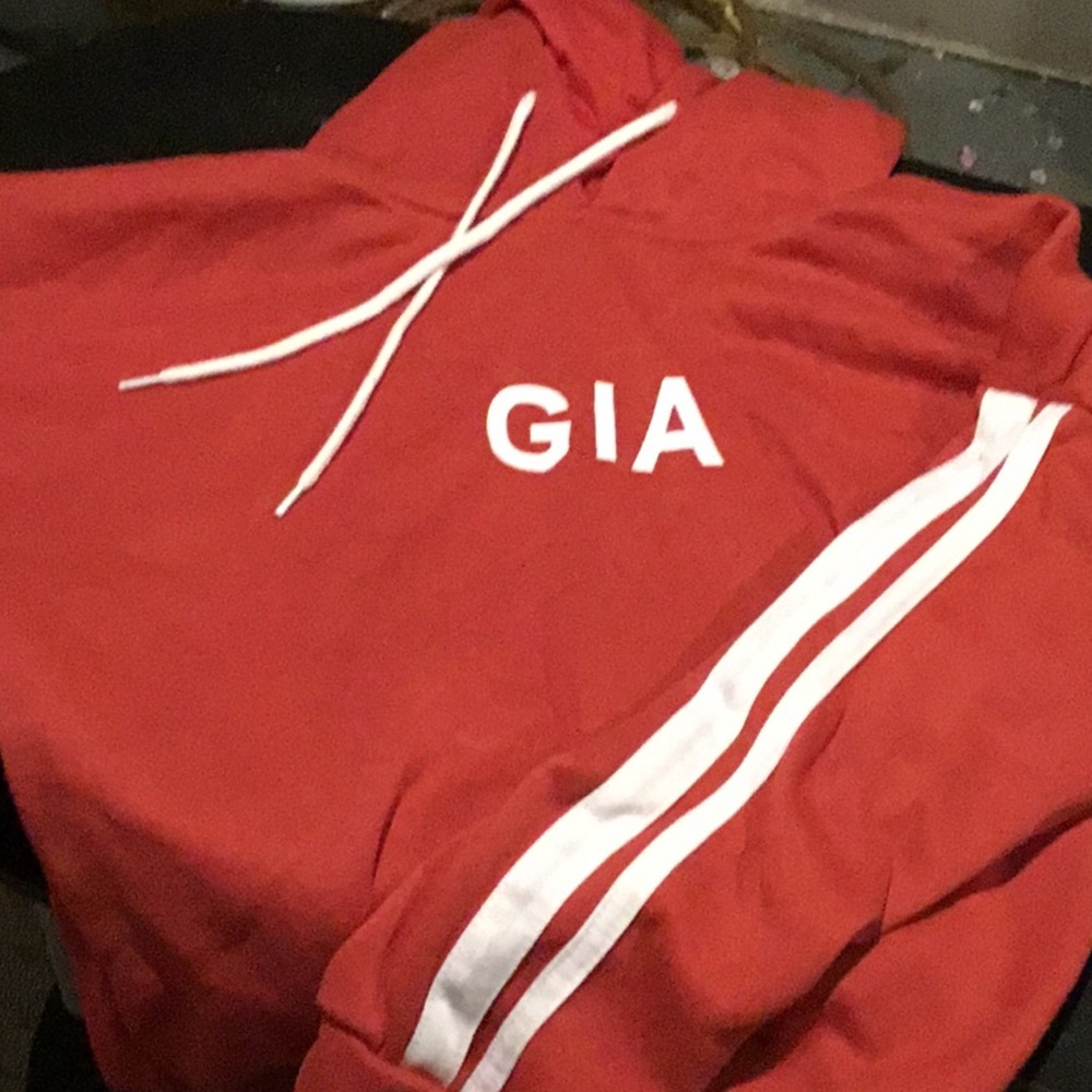 GIA sweatshirt